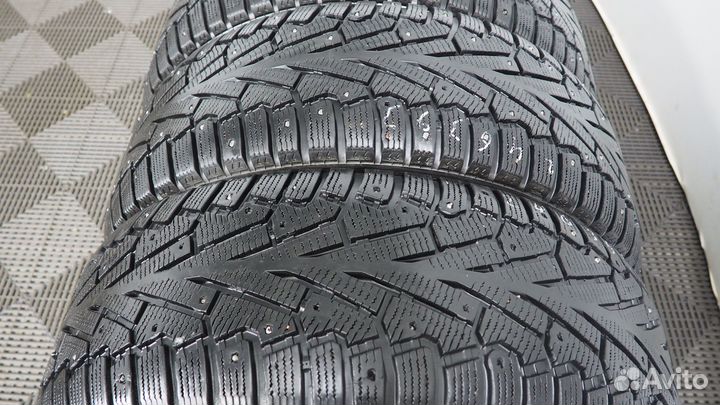 Pirelli Ice Zero 245/45 R20