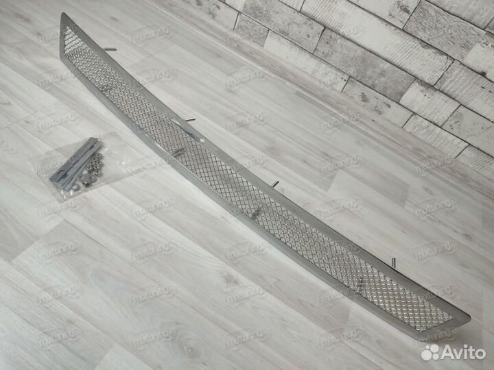 Решетка в бампер Toyota Prius III (XW30) 2009-2015