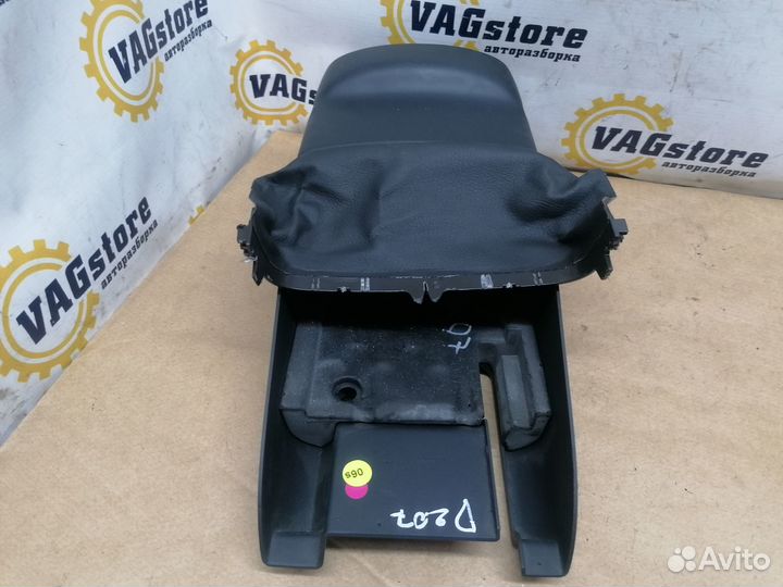 Кожух рулевой колонки Volkswagen Passat B6