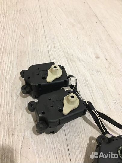 Сервопривод заслонок печки Mercedes Benz S500L