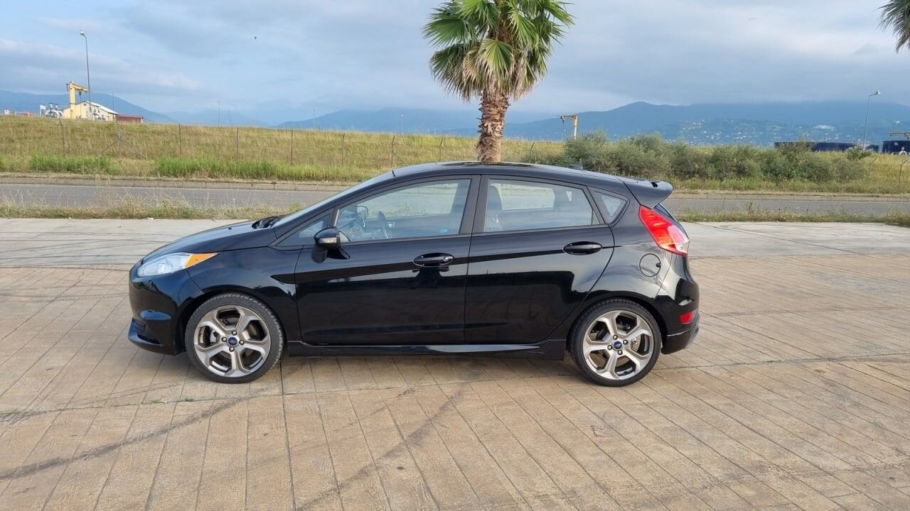 Ford Fiesta ST: фото владельца