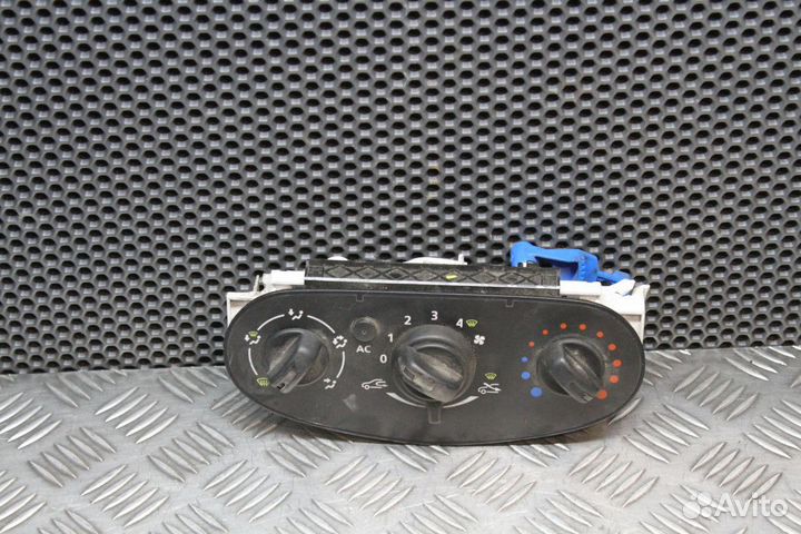 Блок управления климатической установкой Renault D