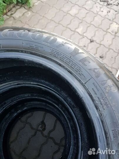 Goodyear EfficientGrip 21.5/60 R17