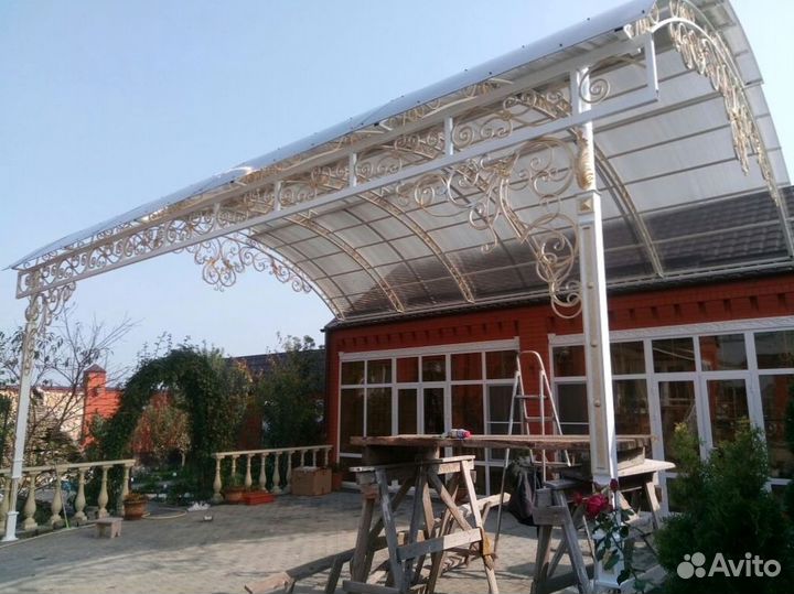 Навесы кованные из поликарбоната