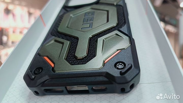 Чехол Монарх для iPhone 15 Pro Кевлар UAG