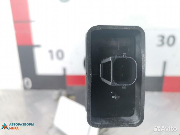 Замок двери передней правой Mitsubishi Space Star