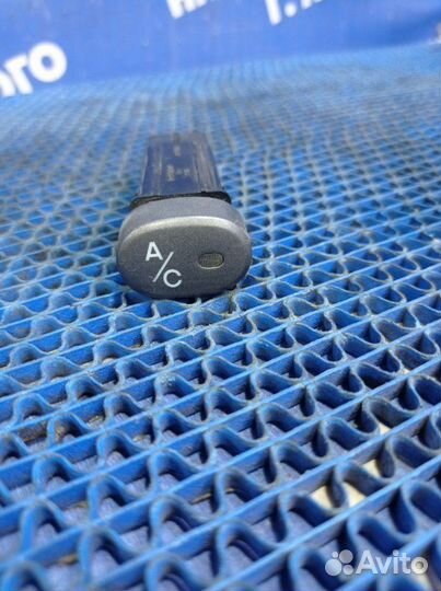 Кнопка кондиционера Hyundai Accent седан G4EC 2005