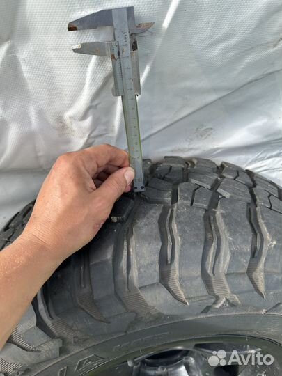 Bfgoodrich Mud-Terrain T/A KM3 265/75 R16