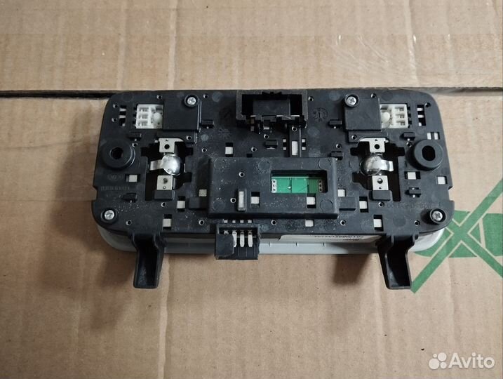 Плафон освещения салона Kia Rio 4