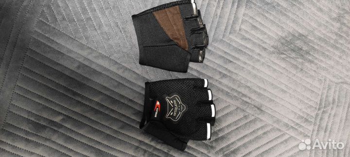 Перчатки спортивные