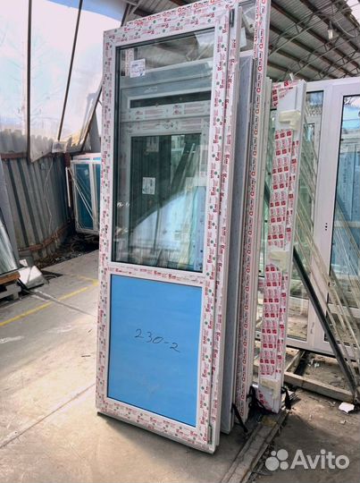 Пластиковые двери на дачу