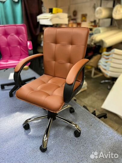 Офисное компьютерное кресло