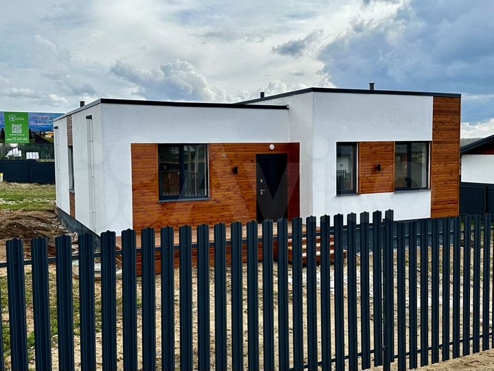 Дом 93,5 м² на участке 8,9 сот.