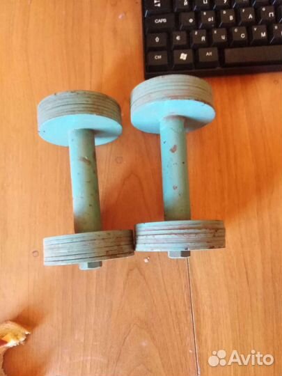 Гантели бу 1кг