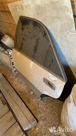 Дверь на Краун атлет 171 кузов