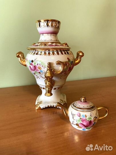 Самовар сувенирный фарфор роспись золочение Гжель