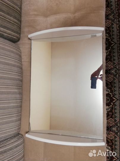 Навесное зеркало в ванную