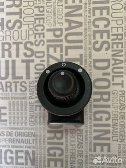 Джойстик управ. зеркалами Renault ор-л 255706283R