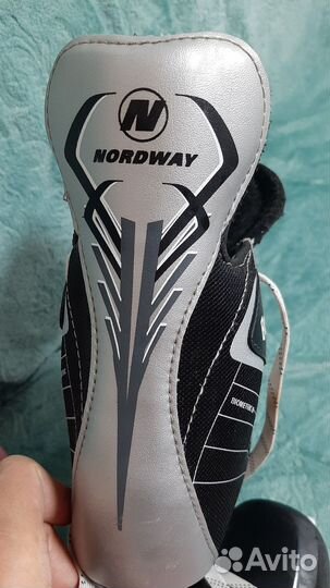 Коньки хоккейные