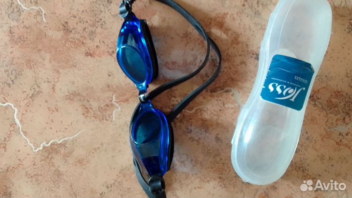 Очки для плавания