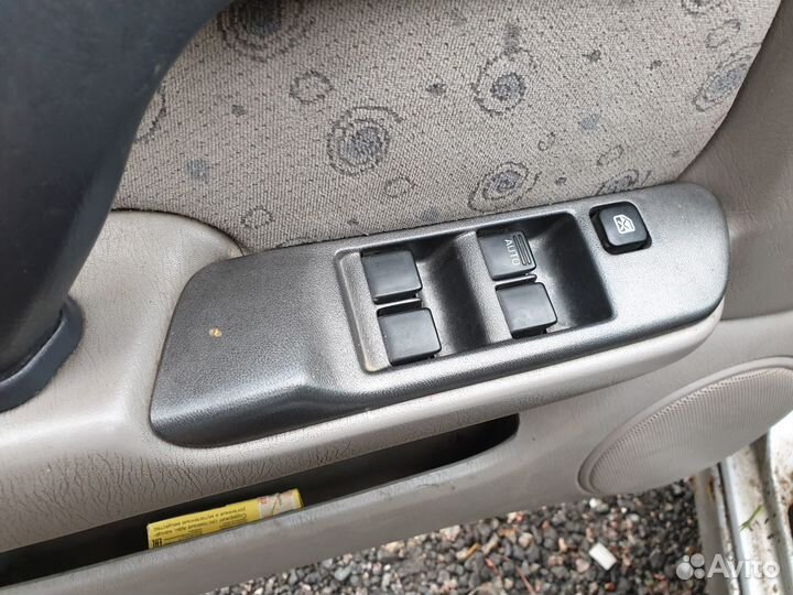 Блок управления стеклами Nissan Primera P11