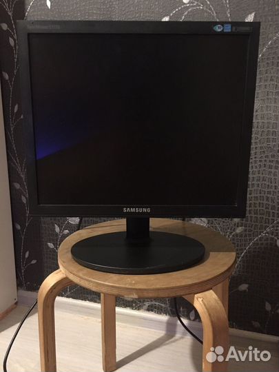 Монитор Samsung
