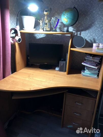 Компьютерный стол