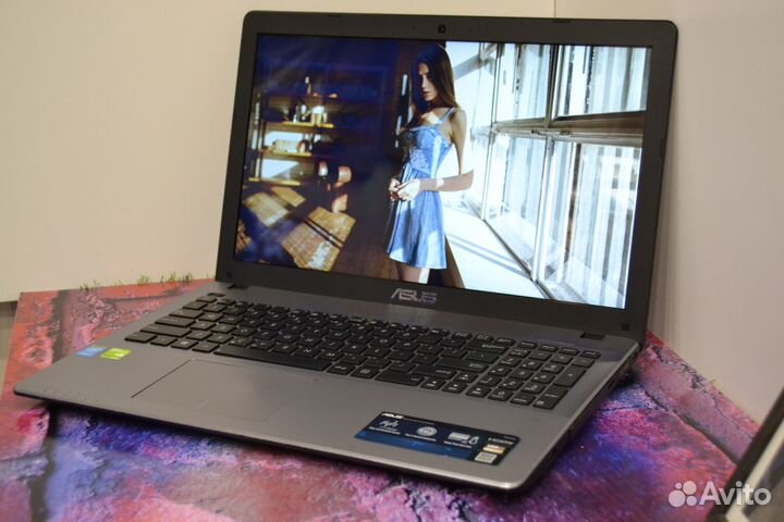 Ноутбук Asus / Core i7 / SSD + HDD / RAM 8Gb