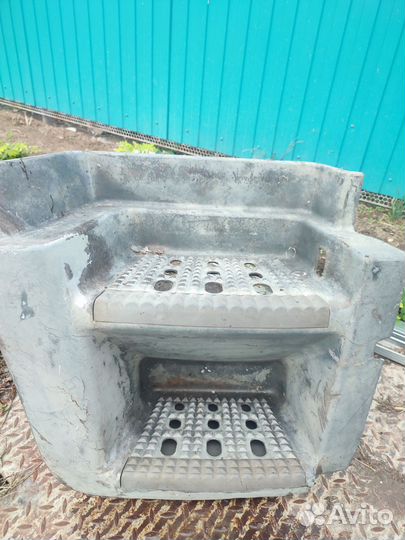 Подножка правая iveco stralis