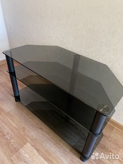 Стеклянная угловая тумба под телевизор и акустику
