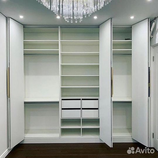 Шкаф распашной современный