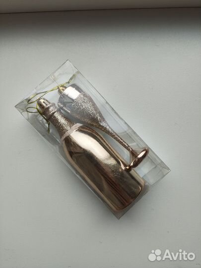 Новые ëлочные игрушки бутылка и бокал, золотые