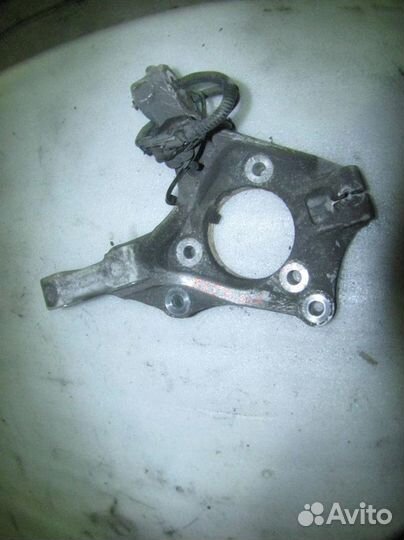 Кулак поворотный передний правый Opel Astra J