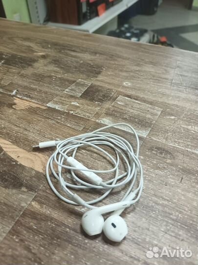 Наушники для iPhone проводные