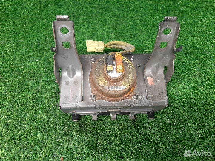 В наличии: Подушка безопасности Toyota RAV4 30