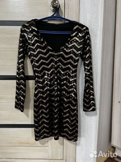 Вечернее платье с пайетками