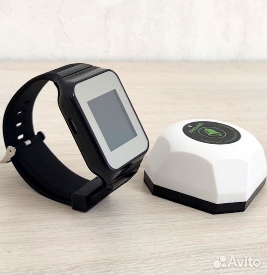 Кнопка вызова официанта, часы-пейджер персонала