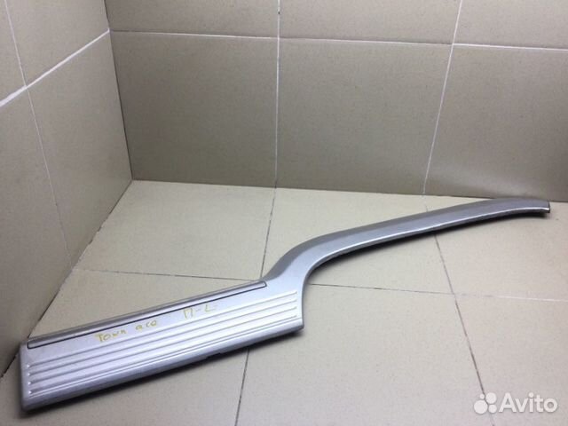 Накладка двери передней левой передняя левая