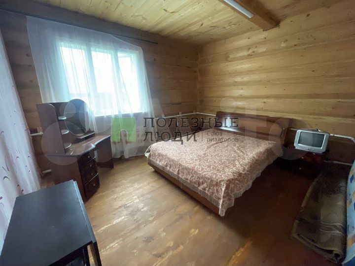 Дом 200,7 м² на участке 50 сот.