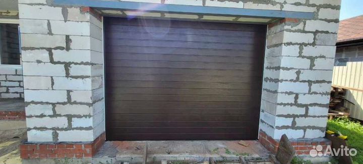 Секционные ворота