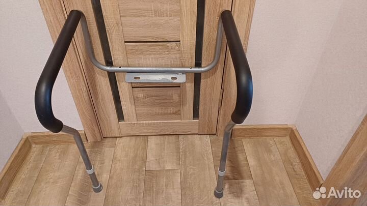 Поручень для унитаза