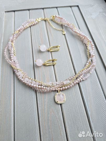 Чокер и серьги с розовым кварцем