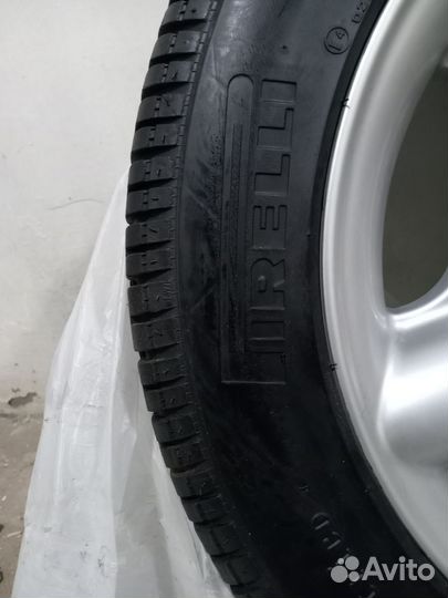 Pirelli P8FS 245/50 R17 и 245/50 R17 29W