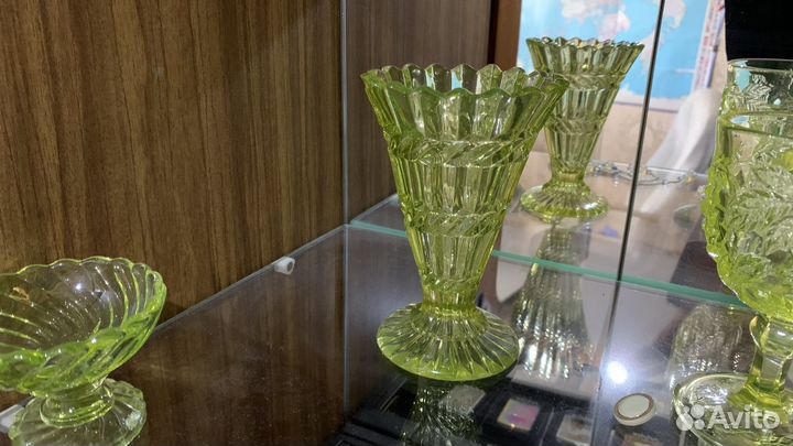 Ваза Урановое стекло Англия