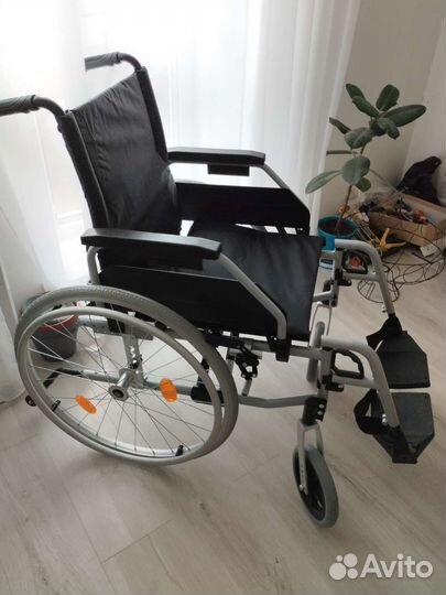 Инвалидная коляска