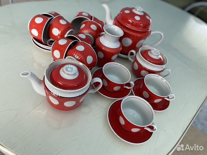 Набор столовой посуды на 12 персон СССР