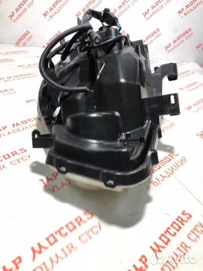 Фара галогеновая правая Nissan X Trail T31 2.0