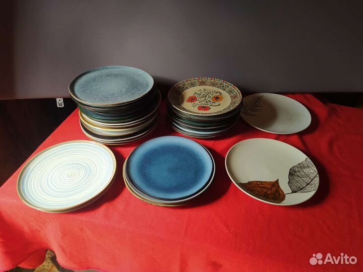 Посуда ресторанная, тарелки, приборы