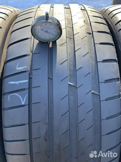 Michelin Pilot Sport 4 235/45 R18