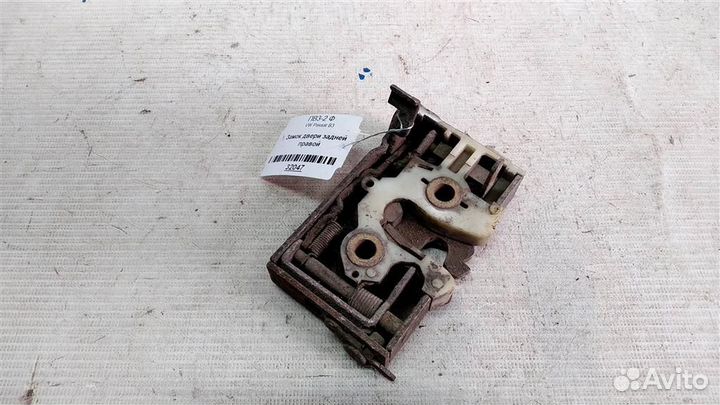 Замок двери задней правой volkswagen Passat B3